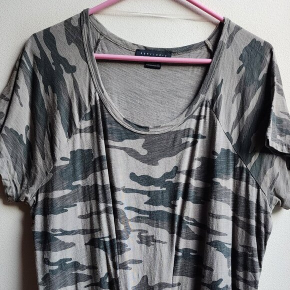 Sanctuary Gray/Green Camo Scoop Neck Tie-Front Jersey Size XL - Picture 6 of 16